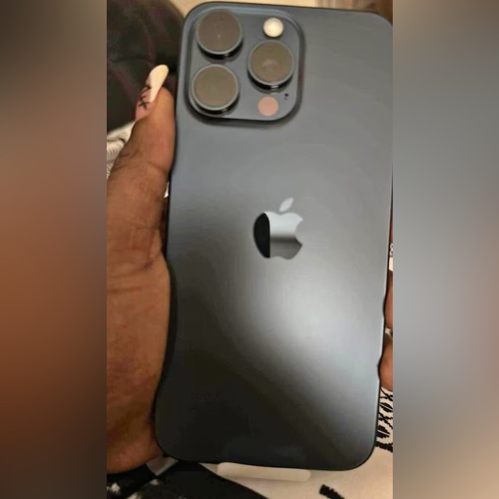 IPhone 15 Pro Max CARRIER UNLOCKED